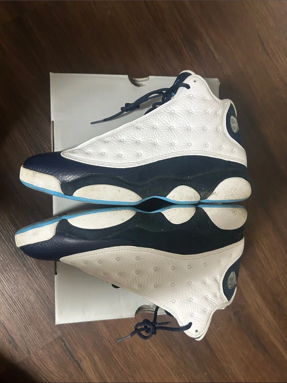 Air Jordan 13 Retro men's size 10.5 Shoes - White/DK powder blue obsidian-multi
